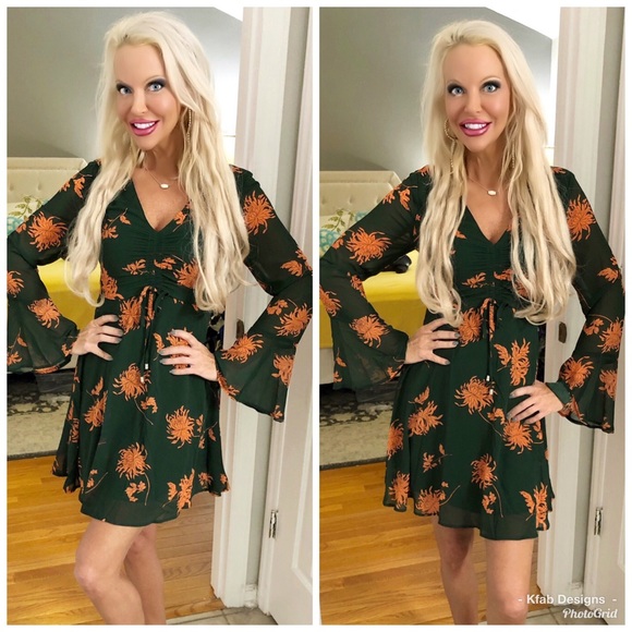 Dresses & Skirts - ❤️ LAST 1! Green/Rust Bell Sleeve Floral Dress